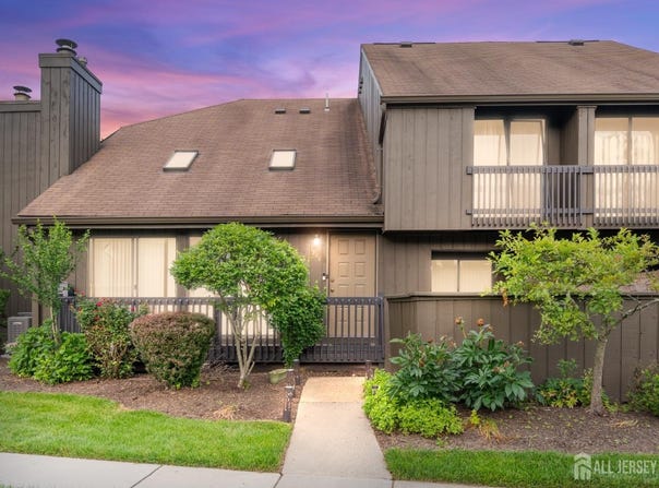 348 Westgate Drive, Edison, NJ 08820