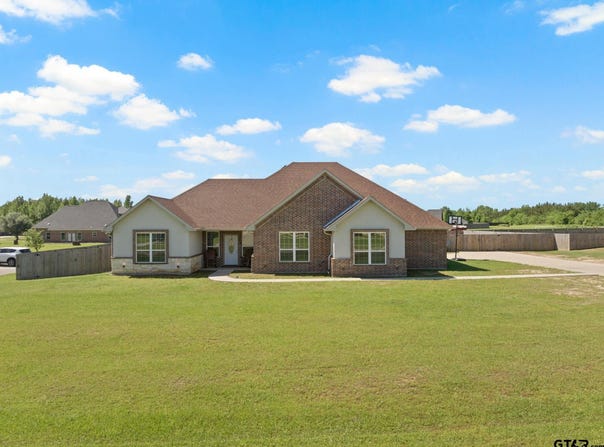 20 County Road 4742, Mt Pleasant, TX 75455