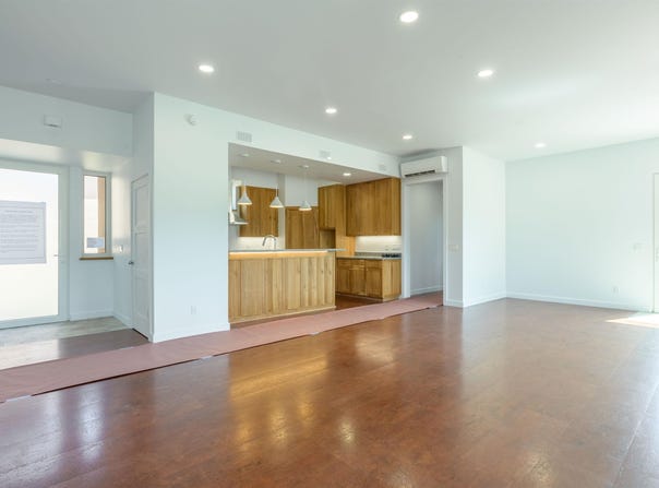 419 Valverde Commons Drive, Taos, NM 87571