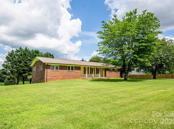 224 Mountain View Road, Statesville, NC 28625