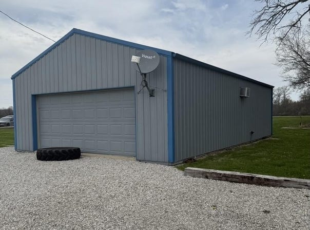 9122 E 900 S Road, Brazil, IN 47834