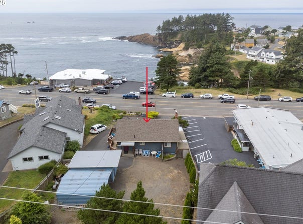 318 N HIGHWAY 101, Depoe Bay, OR 97341
