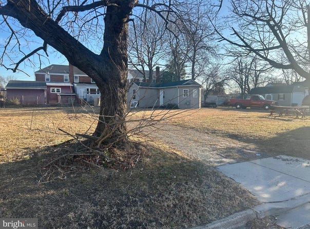 51 E GRIFFITH STREET, PENNS GROVE, NJ 08069