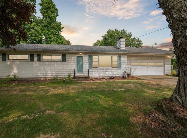 7660 N 41st Street, Augusta, MI 49012
