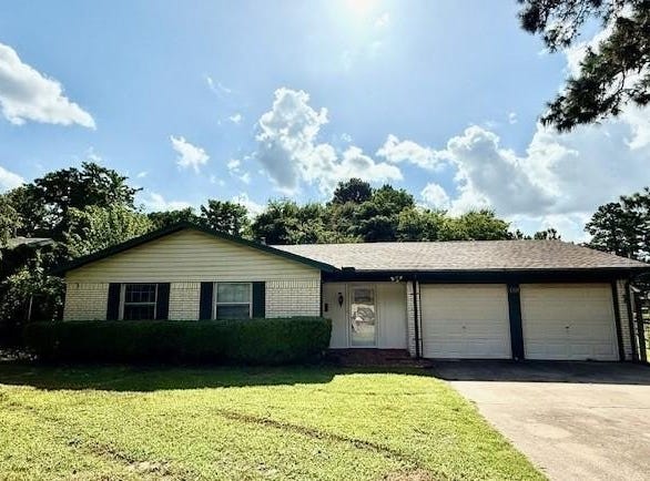 1325 22nd Street NE, Paris, TX 75460