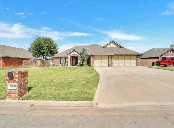 3808 Heritage Trail, Altus, OK 73521