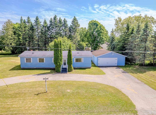 733 Arbutus, Manistique, MI 49854