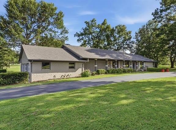 3733 E Harris Road, Muskogee, OK 74403