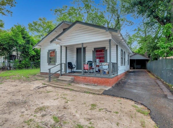 1009 W. Main, Nacogdoches, TX 75964