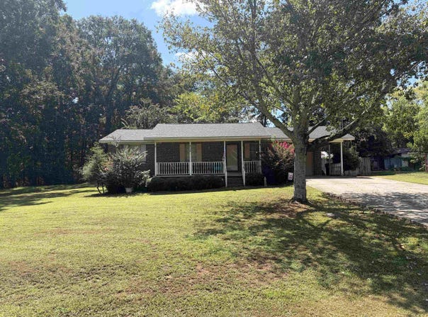 122 Franklin Estates Dr, Russellville, AL 35653