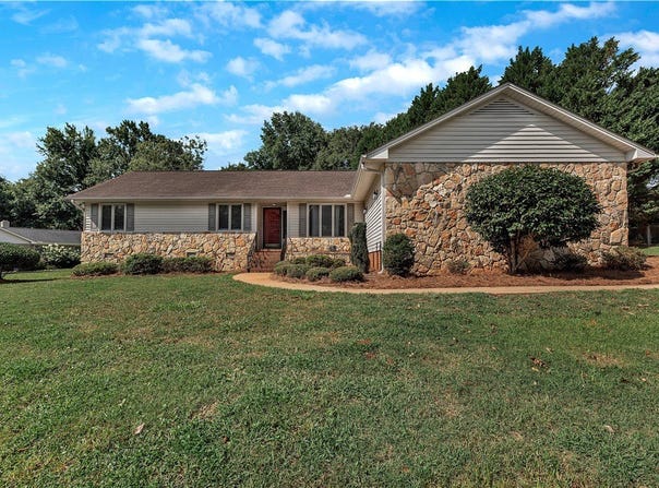 1402 Stonehurst Drive, Anderson, SC 29621