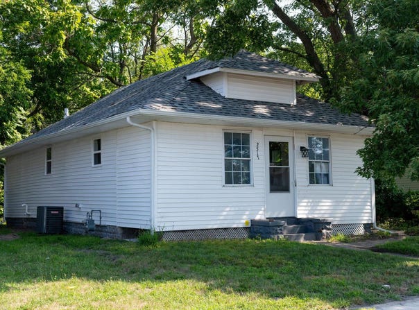 2517 Kenwood Avenue, South Bend, IN 46628-1712