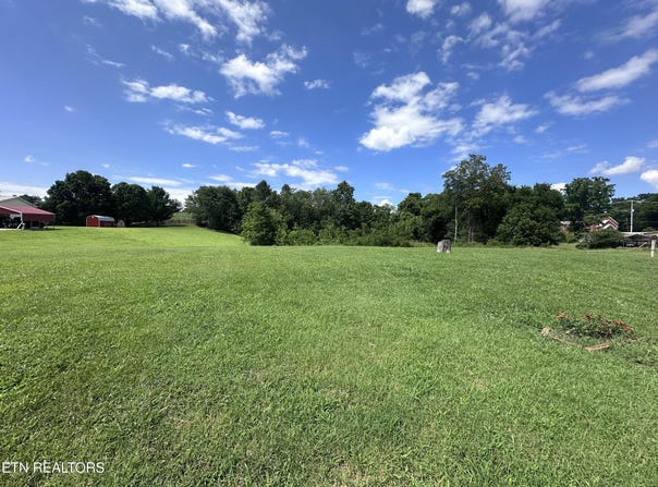 9721 Thorn Grove Pike, Strawberry Plains, TN 37871