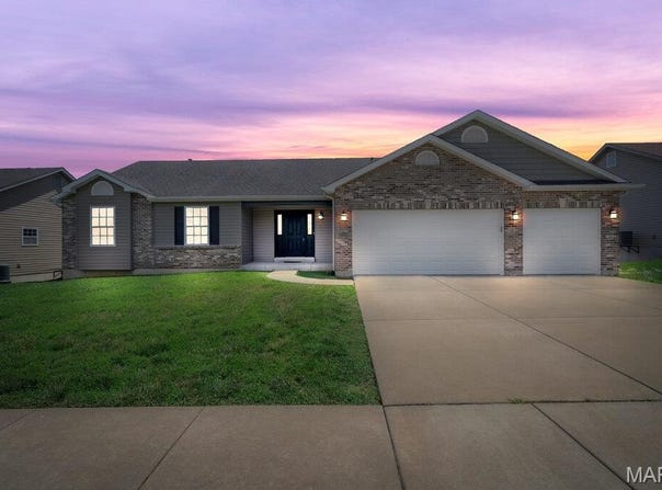 345 Cimarron Valley Trail, Wentzville, MO 63385