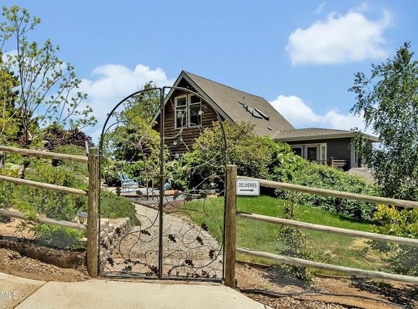 21860 Buckthorne Court, Tehachapi, CA 93561