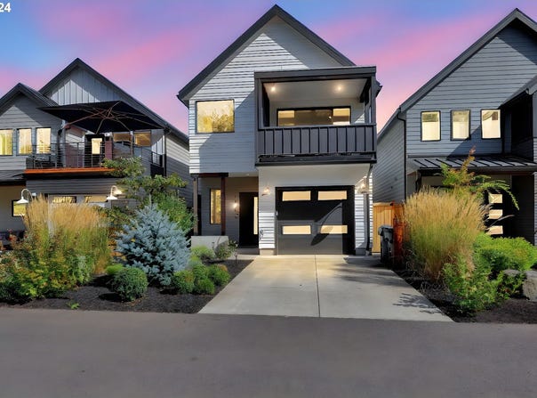 1909 ELKHORN DR, Eugene, OR 97408