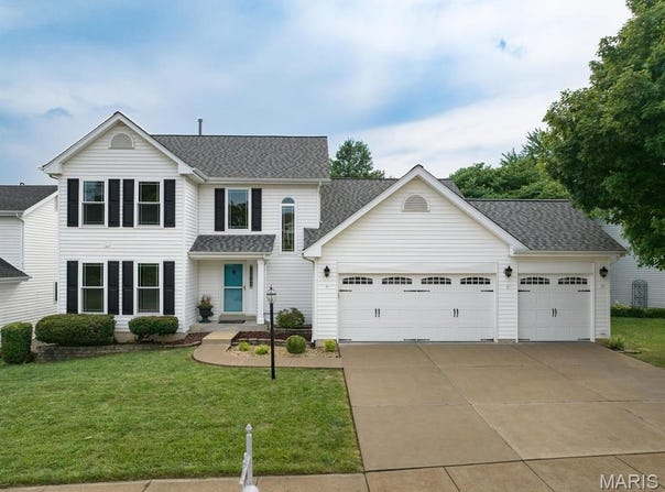 690 Summer Top Circle, St Louis, MO 63026