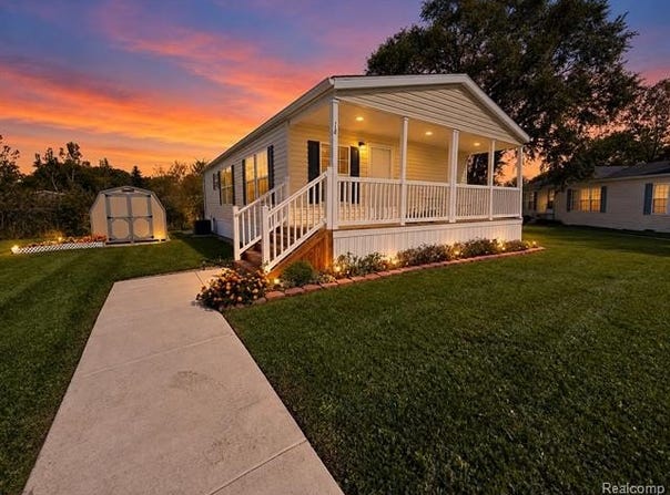 18 Pilgrim Court, Erie Twp, MI 48133
