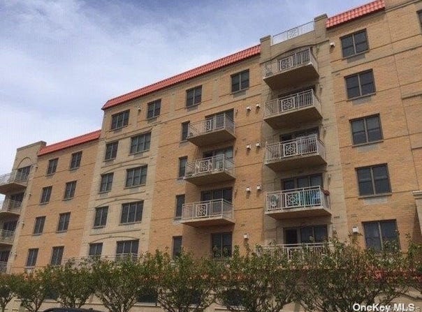 125 E Broadway, Long Beach, NY 11561