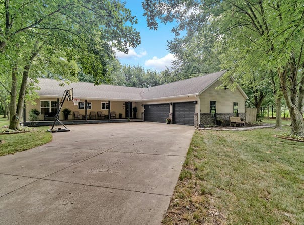 11523 Salyer Drive, Wheatfield, IN 46392