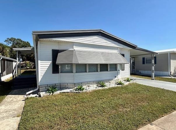 1071 Donegan Rd, Largo, FL 33771