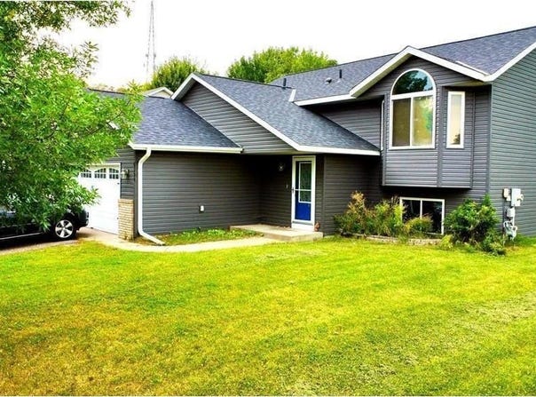 6190 Wildwood Way, Monticello, MN 55362