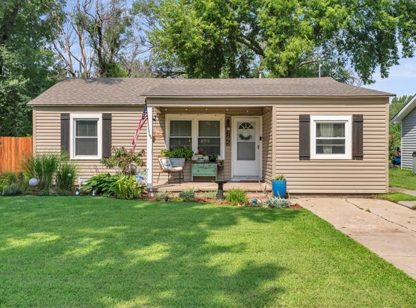 755 Charron Dr., El Dorado, KS 67042