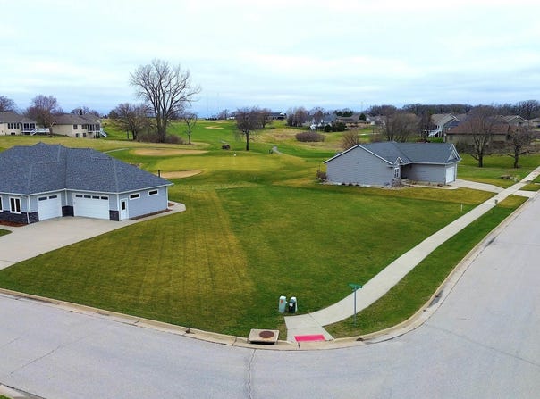 145 Eagle Ridge Dr., Waverly, IA 50677