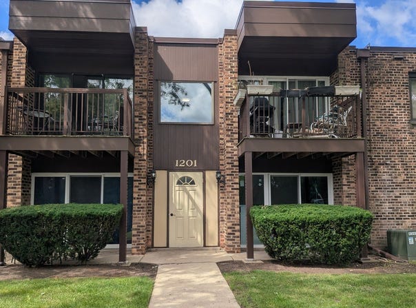 1201 PLEASANT RUN Drive, Wheeling, IL 60090