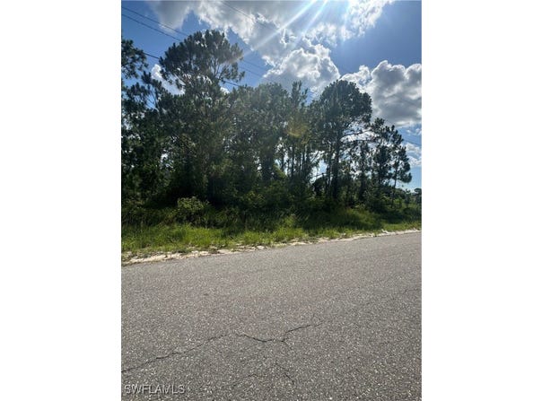 4751/4753 14th Street SW, Lehigh Acres, FL 33973
