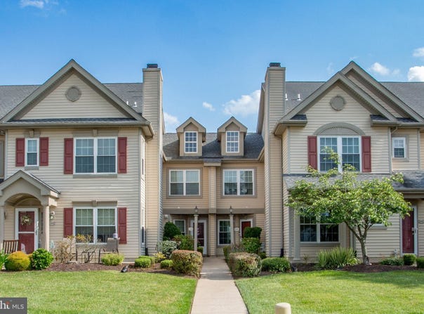 605 JULIAN DRIVE W, WARWICK, PA 18974