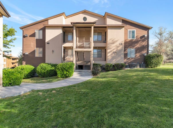 9215 S JEFFERSON Cv W, Sandy, UT 84070