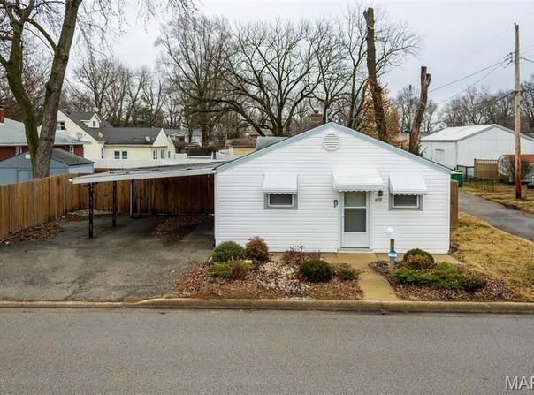 601 E Jefferson Street, O'Fallon, IL 62269