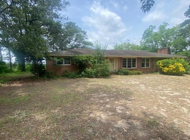 496 Manville Saint Charles Road, Bishopville, SC 29010
