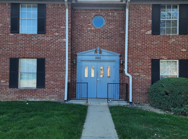 1622 Queensbridge Square, Indianapolis, IN 46219