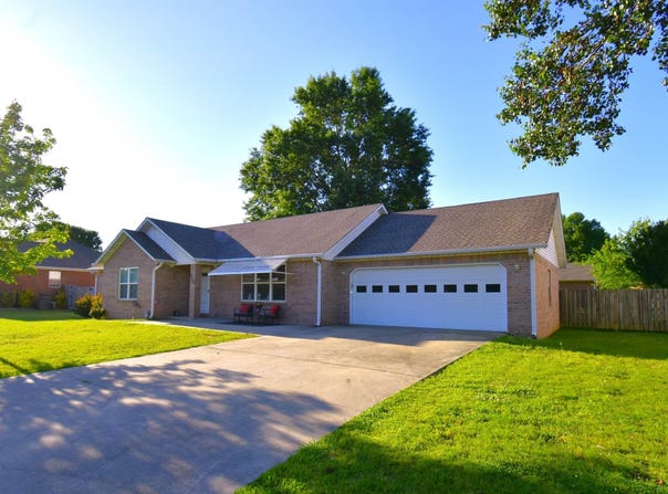 4003 Lori Spence, Paragould, AR 72450-0000