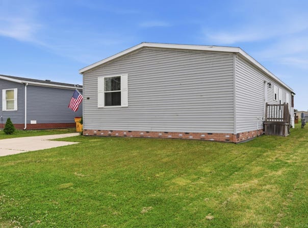 58520 Brookside Drive, Lenox, MI 48048