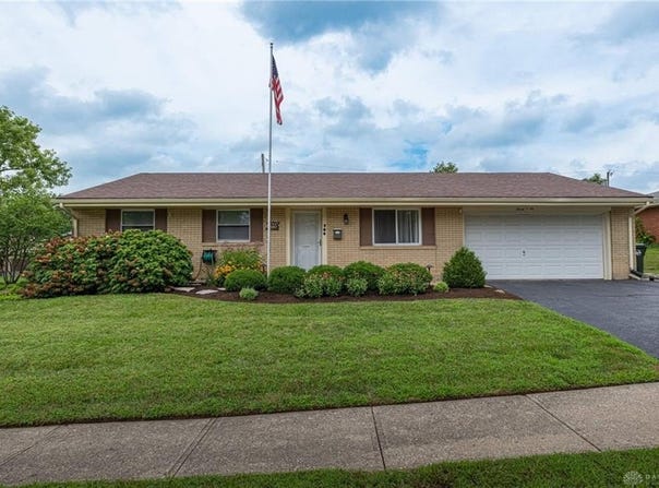 706 N Gebhart Church Road, Miamisburg, OH 45342