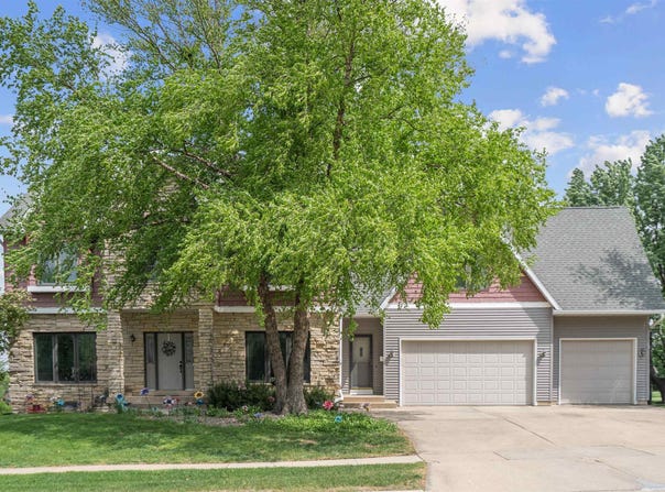 3413 Pheasant Drive, Cedar Falls, IA 50613
