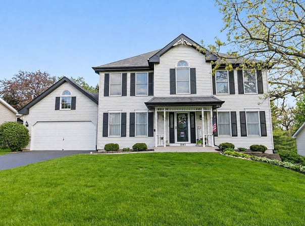 1045 Helen Drive, Algonquin, IL 60102