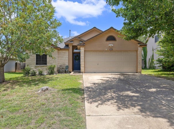 804 Maplecreek DR, Leander, TX 78641
