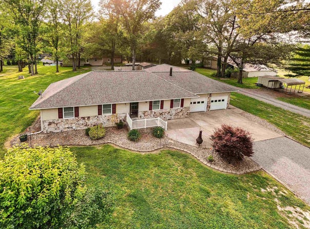 11371 CUNNINGHAM Lane, Marion, IL 62959