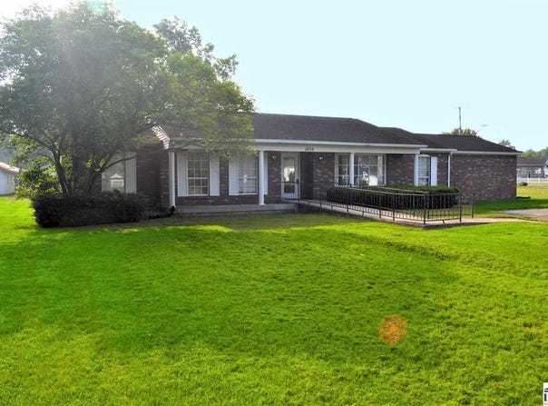 1035 N 9th Street, Clinton, IN 47842