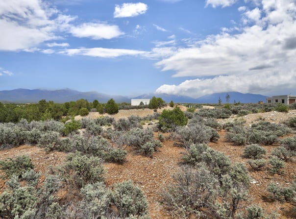 1 Hoyo Rd, Arroyo Hondo, NM 87513