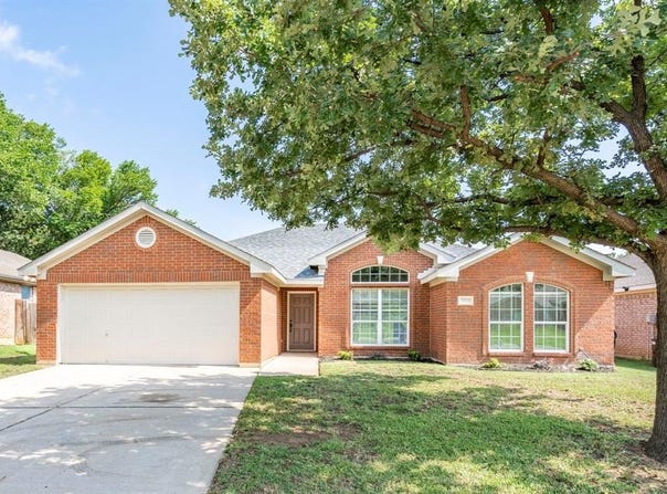 1912 Cancun Drive, Mansfield, TX 76063