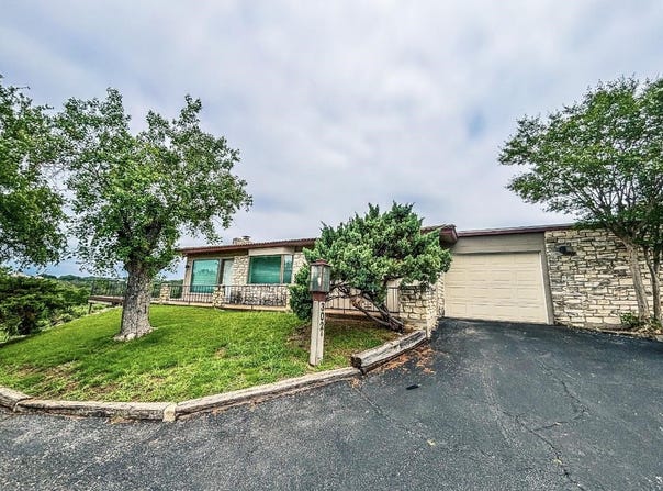 302 Dogie  #B Drive, Horseshoe Bay, TX 78657