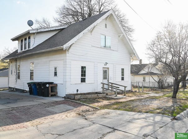 2015 W Street, Omaha, NE 68107-9999