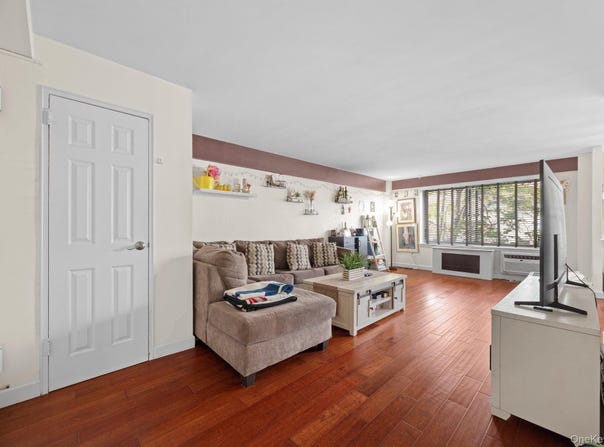 25 Lake Street, White Plains, NY 10603