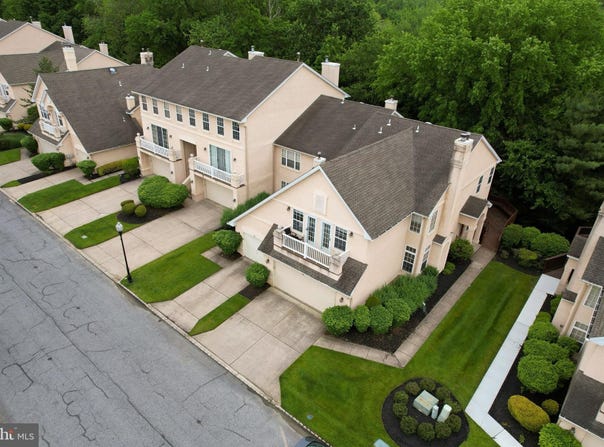16 BUCKINGHAM Place, CHERRY HILL, NJ 08003