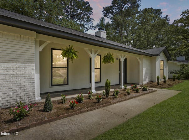 92 Longmeadow Road, Brandon, MS 39042